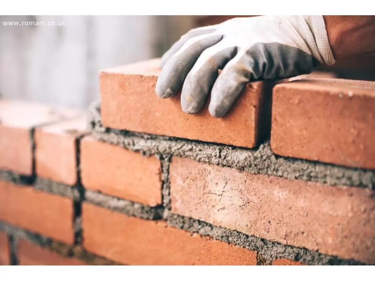 Нанимаем 2-3 каменщика( bricklayers ) - 1