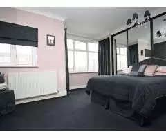 3/4 Bedroom House Isleworth - 4