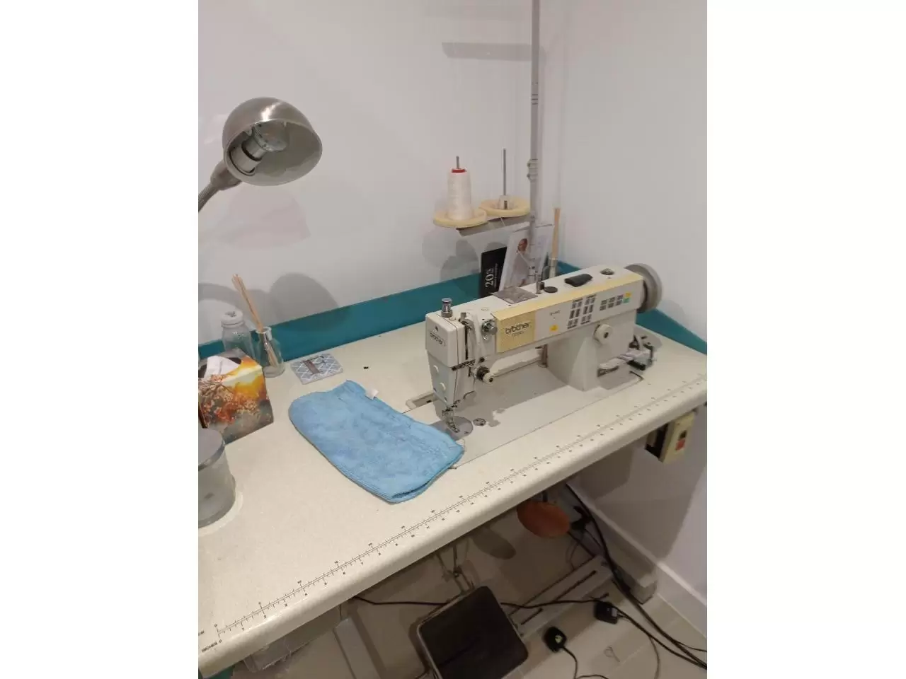 for sale proffesional sewing mashine Brother E 40 - 1/2