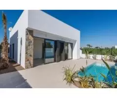 Недвижимость в Испании, Новая вилла рядом с пляжем от застройщика в Сан Хавьер