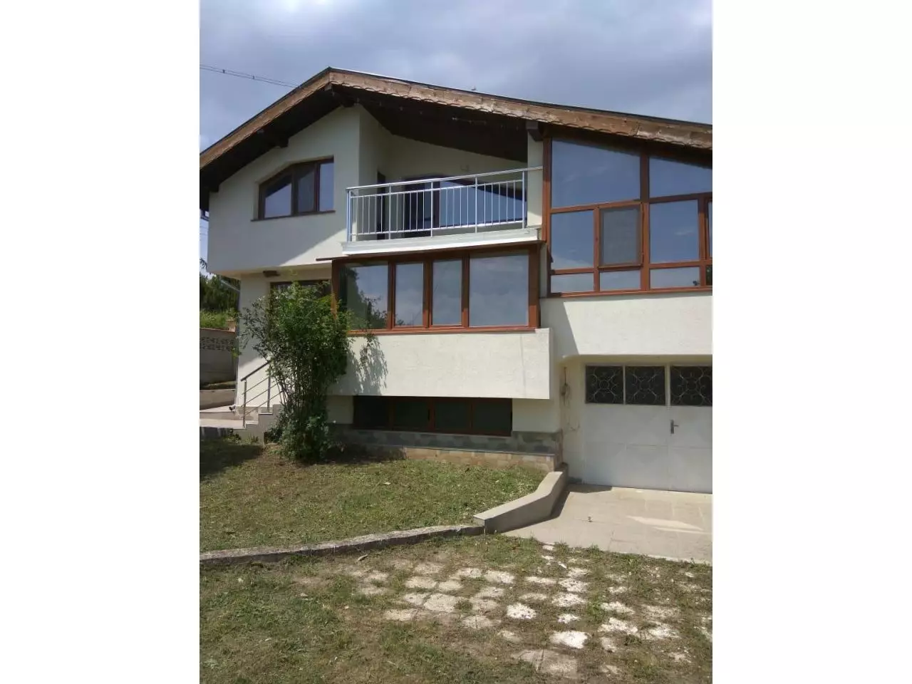 For sale a new house with an area of 370 sq.m. in the Bulgarian - 1/12