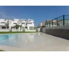 Недвижимость в Испании, Новые бунгало рядом с пляжем от застройщика в Торре де ла Орадада - 10